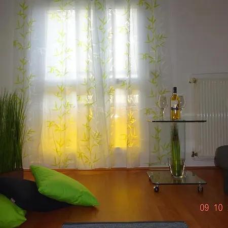 Lujza Apartman * Pětikostelí